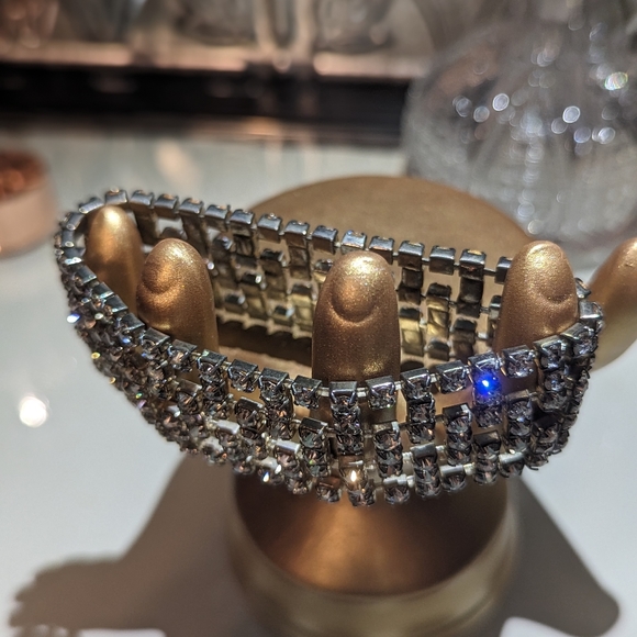 Vintage Australian Crystal Rhinestones Stretch Bracelet - Picture 4 of 7